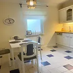 Ruhiges Am Wald Mit Garten Mit Schlafzimmer Und Schlafnische Casa de Férias Aurich