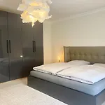 Ruhiges Am Wald Mit Garten Mit Schlafzimmer Und Schlafnische Casa de Férias Aurich