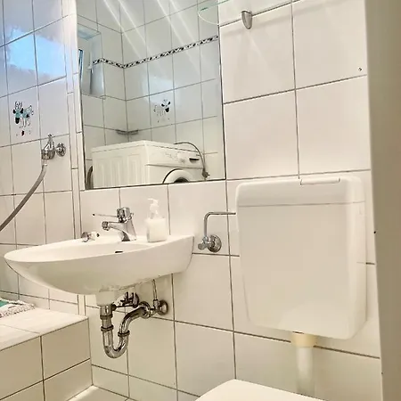 Ruhiges Am Wald Mit Garten Mit Schlafzimmer Und Schlafnische Holiday home Aurich