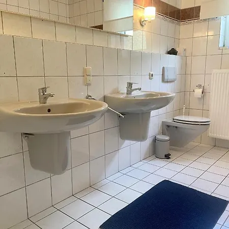 Ruhiges Am Wald Mit Garten Mit Schlafzimmer Und Schlafnische Aurich