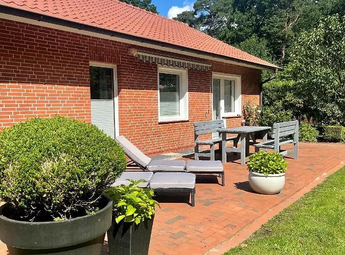 Ruhiges Am Wald Mit Garten Mit Schlafzimmer Und Schlafnische 度假居